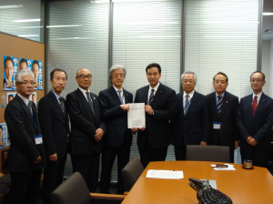 山際衆議院議員